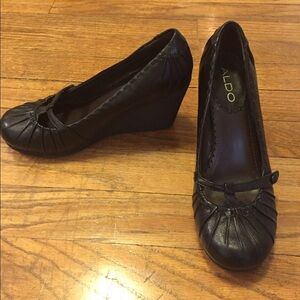 Like new! Only worn a few times.